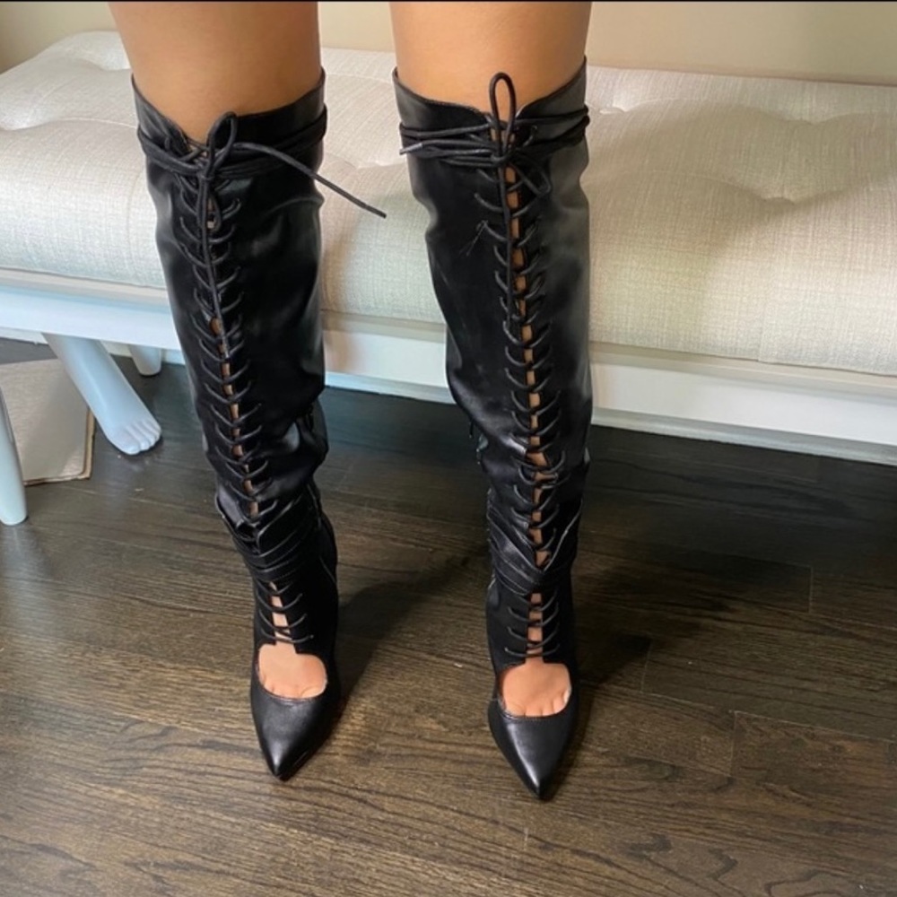 Black Cut out Pump Boot - Picture 5 of 10